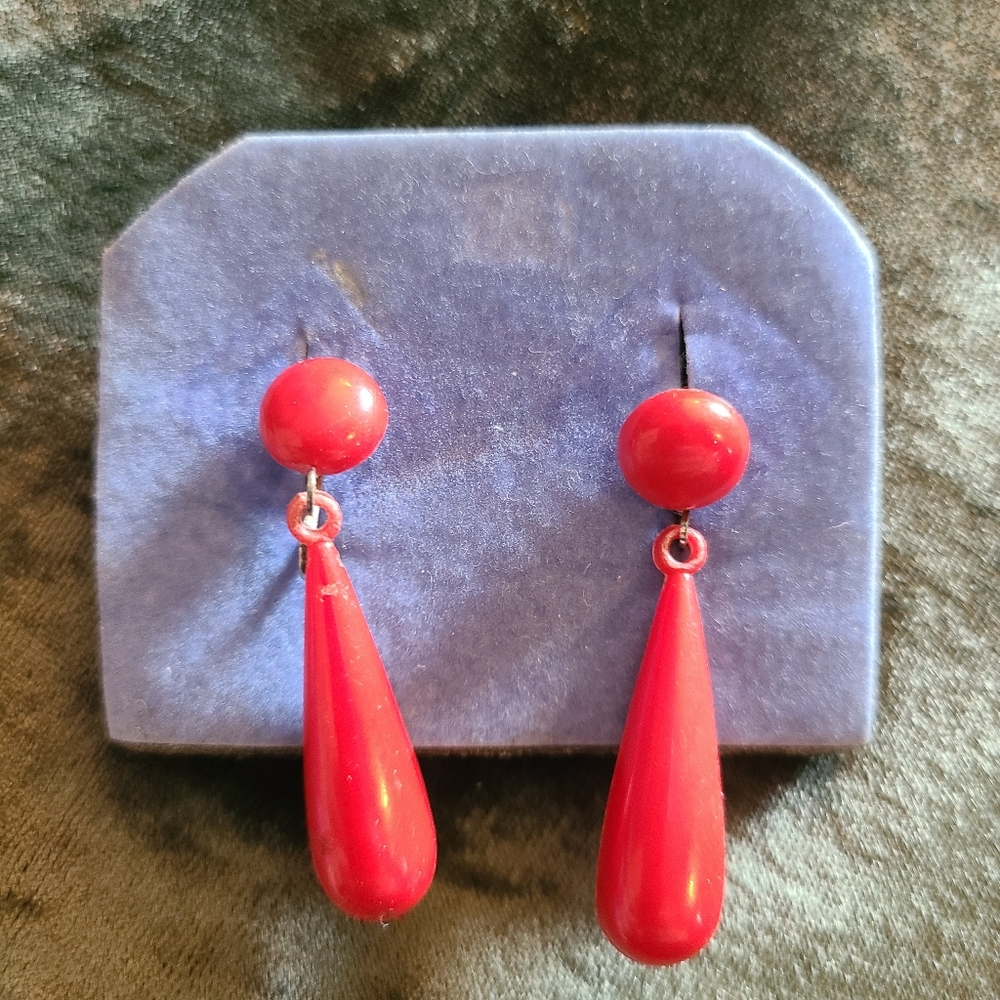 Vintage Vtg Coral Red Clip On Dangle Earrings